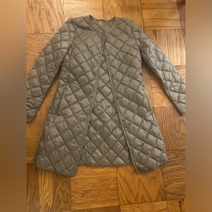 Uniqlo lightweight down jacket